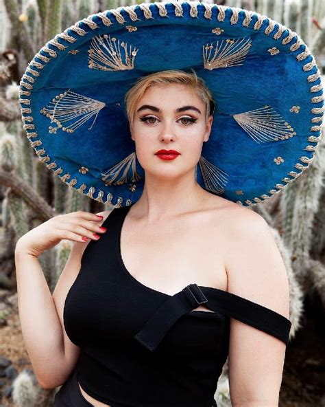 Stefania Ferrario : r/PlusSize